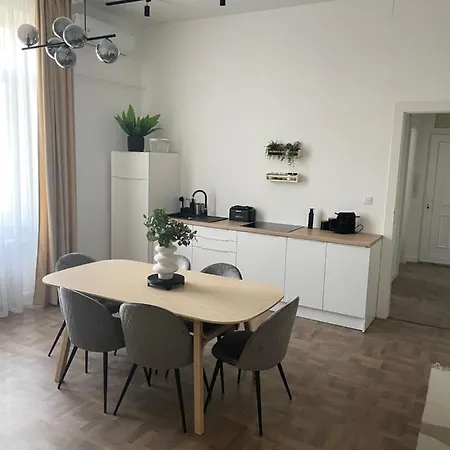 Modern új A Belvárosban Apartamento