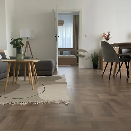 Апартаменты Modern Uj Lakas A Belvarosban Дебрецен