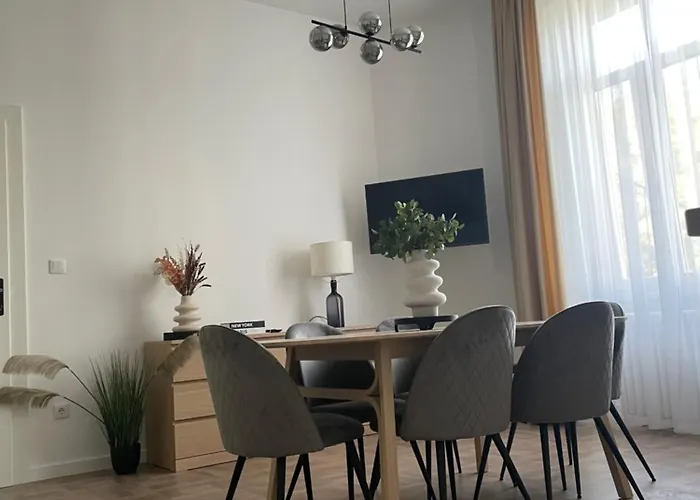 Modern Uj Lakas A Belvarosban דירה